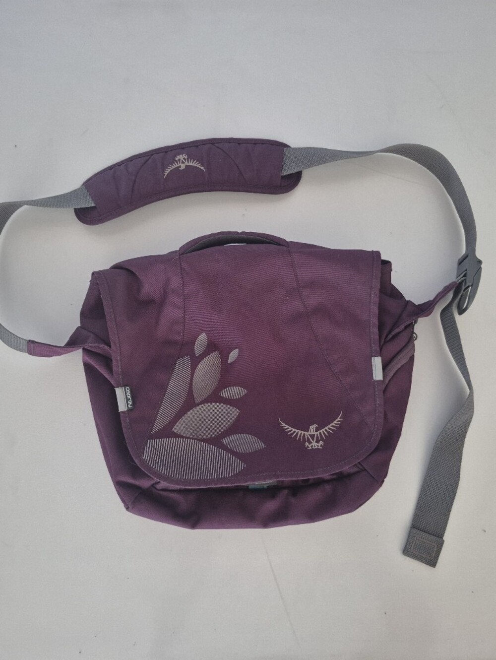 OSPREY Plum Flap Jill Corrier Messenger Bag with Gray Strap